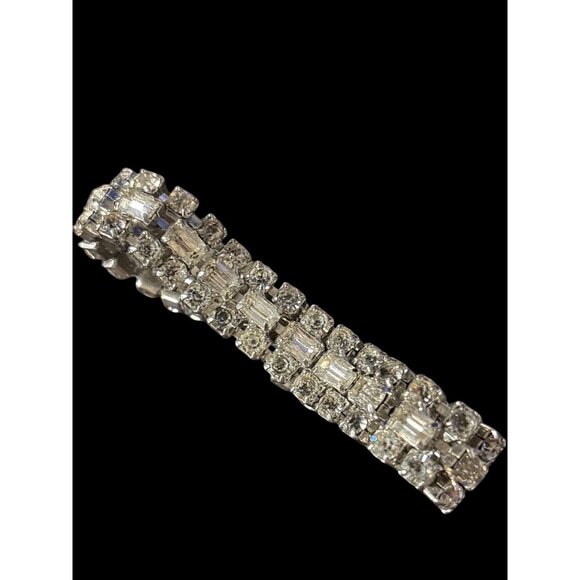 Vintage Rhinestone Weiss Bracelet With Sparkling Clear Stones & Secure Clasp - Picture 1 of 14